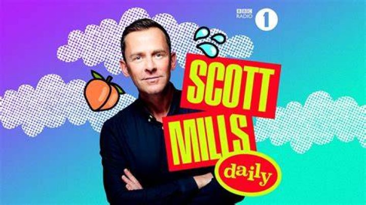 BBC Radio 1 - Scott Mills, Jo Whiley unpimps Scott's ride - It's car-nage. Get it? Car-nage.